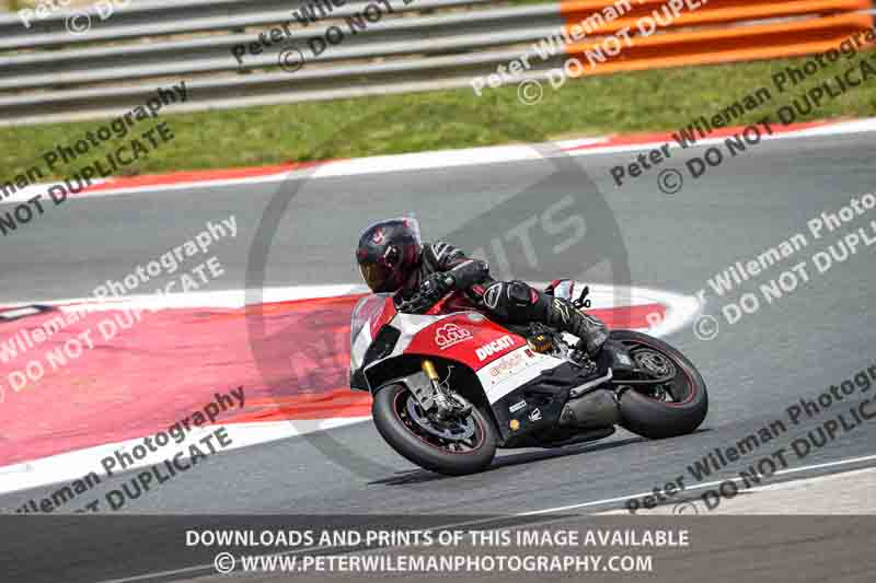 cadwell no limits trackday;cadwell park;cadwell park photographs;cadwell trackday photographs;enduro digital images;event digital images;eventdigitalimages;navarra;no limits trackdays;peter wileman photography;racing digital images;trackday digital images;trackday photos